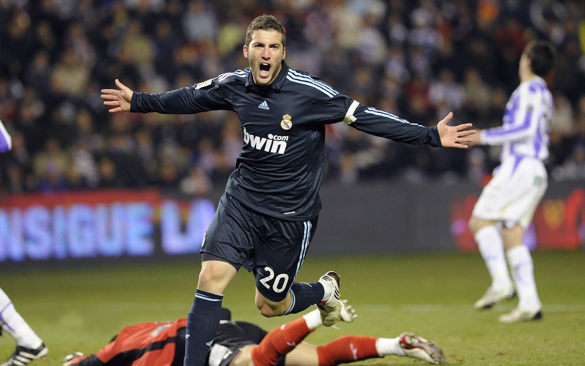 “西甲焦点战:明星对决精彩纷呈,场面火爆”,西甲明星球员名单