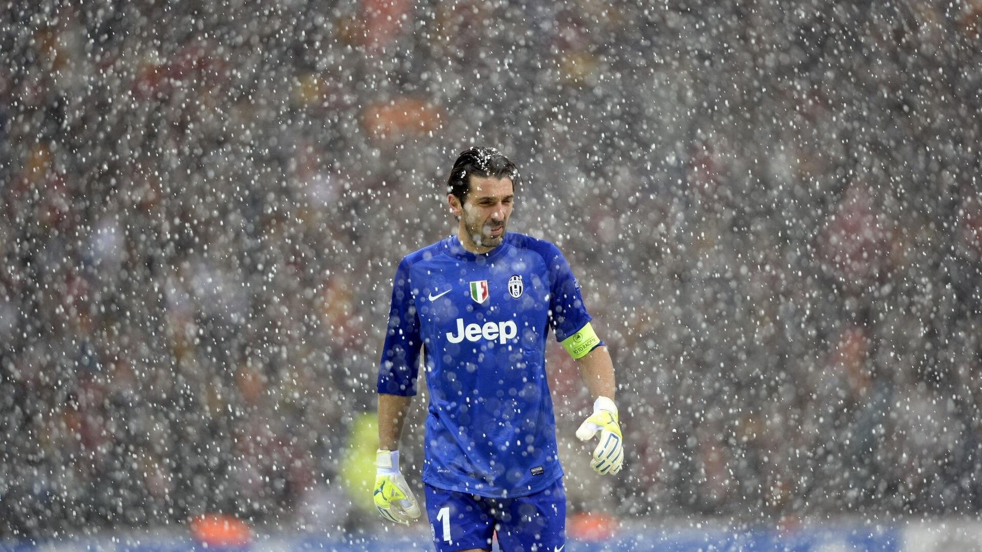 爱游戏体育（AYX）官方APP下载-欧洲球队卫冕冠军，连续取得胜利屹立榜首，欧洲队伍冠军